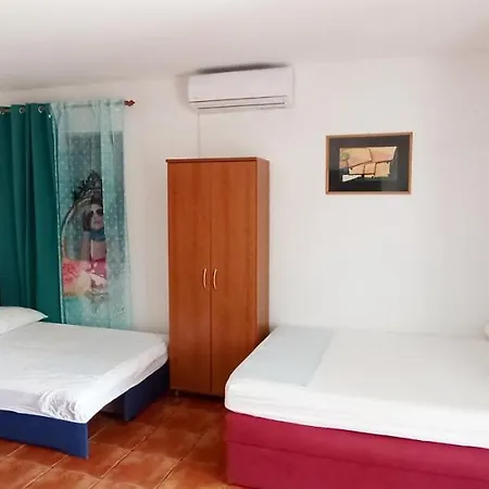 Edita Rogoznica (Sibenik-Knin)