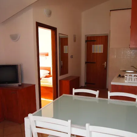 Edita Apartman Rogoznica