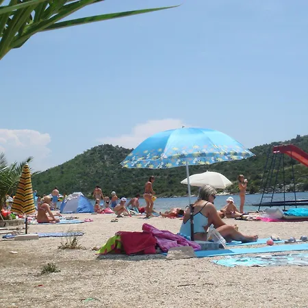 公寓 Edita 罗戈兹尼察