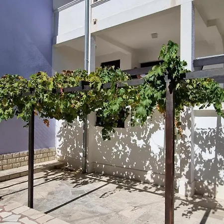 Apartman Edita Rogoznica