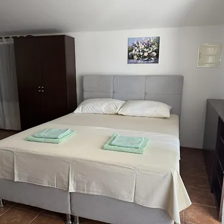 Edita * Rogoznica (Sibenik-Knin)