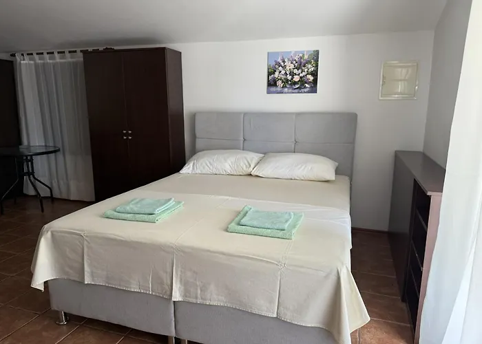 Edita * Rogoznica (Sibenik-Knin)